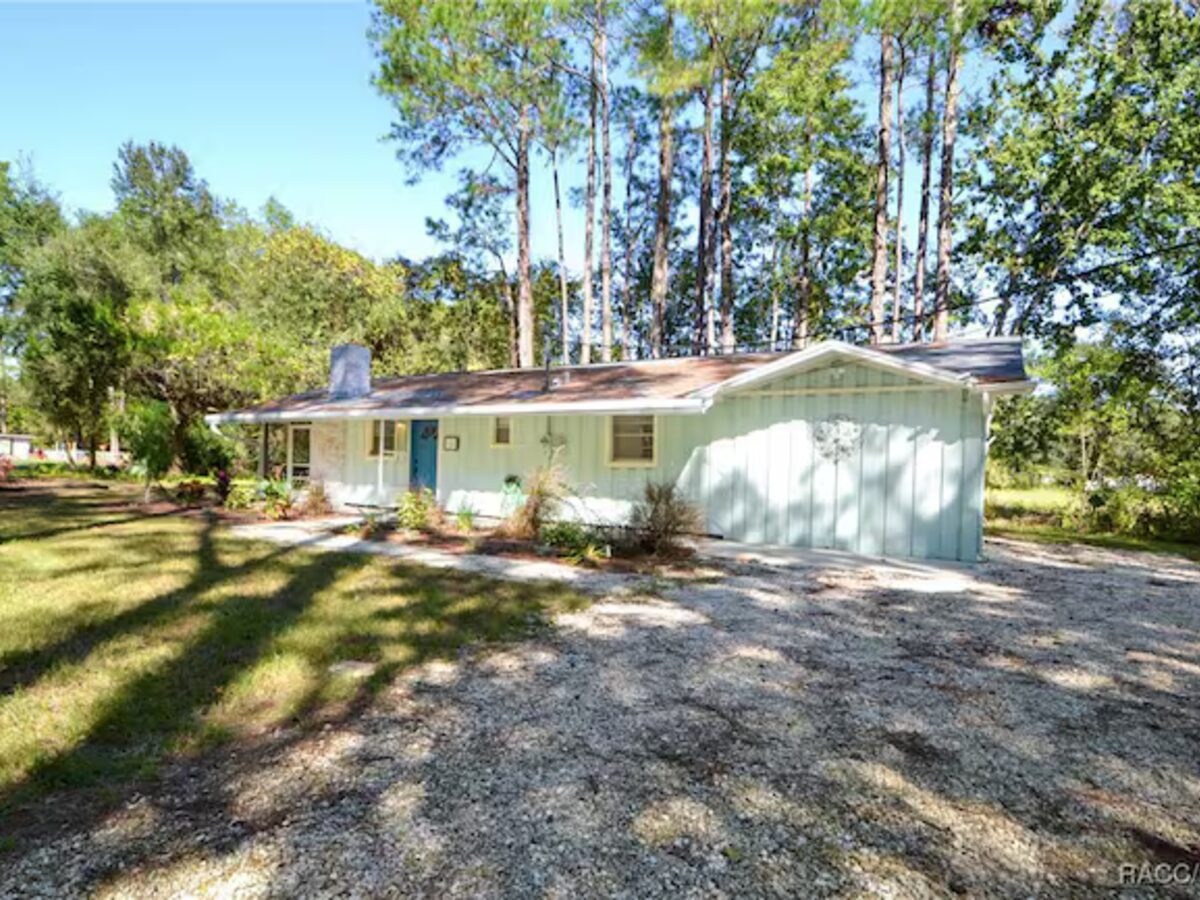 3559 S Michigan Blvd, Homosassa